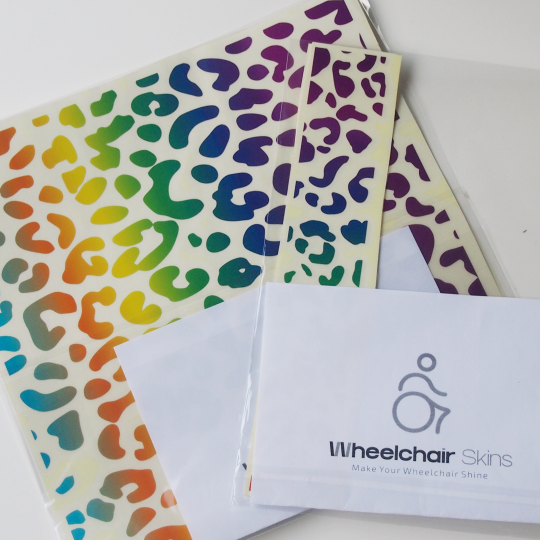 Wheelchair Skins retroheijastava tarra leopardikuosissa, monivärinen pakkaus: arkki ja suikaleet