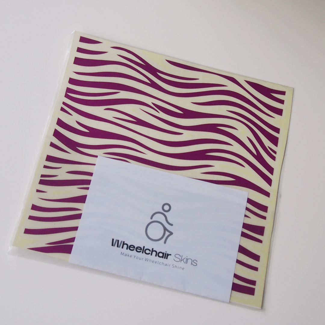 Wheelchair Skins retroheijastava tarra seeprakuosissa, violetti pakkaus: arkki
